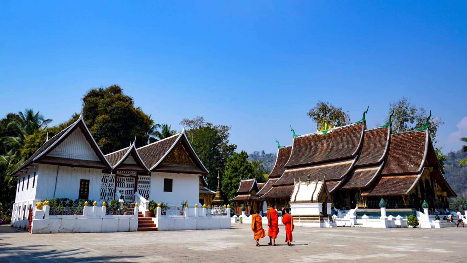 Independent-traveler-exploring-a-serene-uncrowded-historic-temple-in-Asia-bespoke travel style